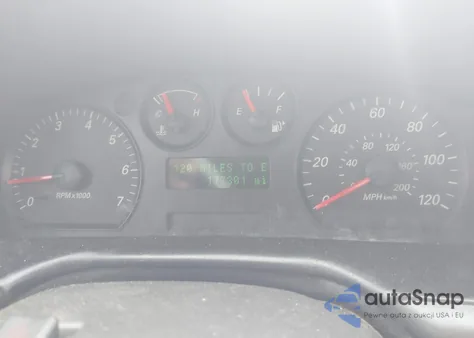 2004 Ford Taurus Ses z USA, uszkodzony, nr VIN 1FAFP55S74A183786